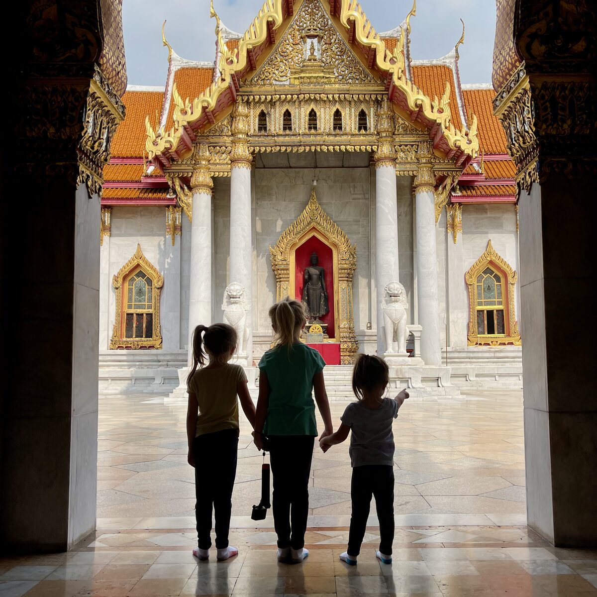 Adam and Linds family traveling through Asia in 2022 and 2023