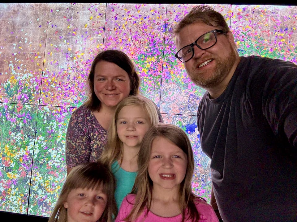 TeamLab Borderless vs Planets: Which Tokyo Digital Art Museum Should You Visit?